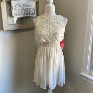 ASOS Elise Ryan 2 In 1 Lace Top Skater Dress With Scallop Back Cream NWT